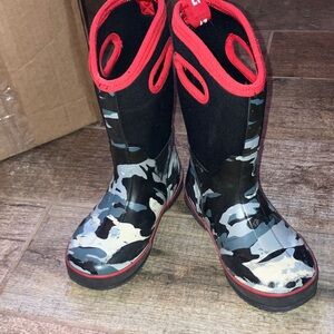 DSG BOG STYLE KIDS CAMO UNISEX WINTER / RAIN BOOTS